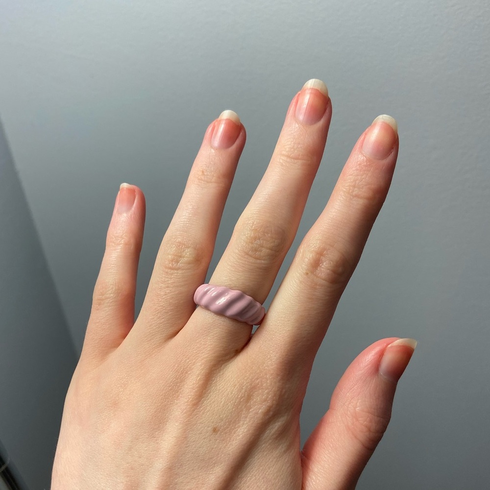 ⭐️2 for $30⭐️ Evryjewels Lavender Enamel Croissant Ring